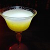 バー ライト - ゴールドキウイのカクテル 202409