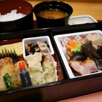 割烹 とよだ - とよだ弁当 1500円。