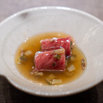 USHIGORO S. - 特選ロースとスッポン牛出汁餡