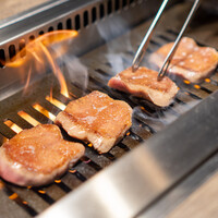 USHIGORO S. SHINJUKU - 究極の黒タン