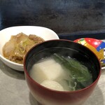 いか玉屋プラスアルファー - この麩最後までとっておこう。
      なぜって？
      それは…激熱だからだよ‼︎