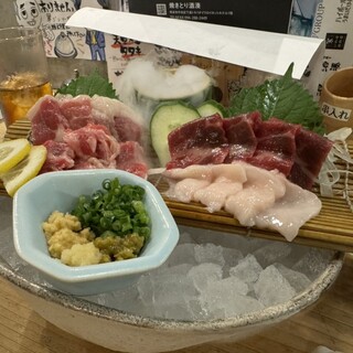 馬刺しと焼き鳥熊本郷土グルメの店 アマケン_0