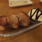 串酒場チチカブ - バームクーヘン串(アイス添え)：380円(14年04月)