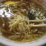 中華徳大 - 麺のアップ