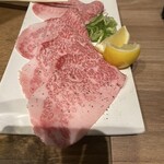 牛舞 ホルモン焼肉酒場 - 