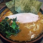 王道家直系 家系ラーメン がく - ラーメン大盛