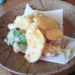 石窯料理・石臼挽きそば 花園 - 野菜の天ぷら