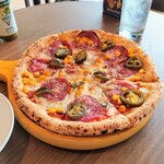 HUB Echigo Beer PUB CoCoLo新潟店 - HUBオリジナルサラミピザ