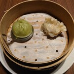 中国菜エスサワダ - 点心(フカヒレ餃子とほうれん草の小籠包)