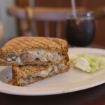 Arbor  Coffee - マッシュルームのホットサンド ドリンクセット＠税込1,380円