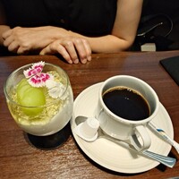 天空焼肉 星遊山 - デザートプラス200円でシャインマスカット杏仁豆腐に変更しました。お肉は3,000円です。
