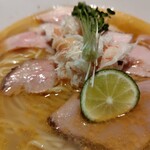 麺家 たけ田 - 蟹とヤガラの濁りらぁ麺アップ