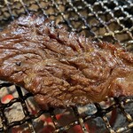 炭火焼肉ホルモンさわいし - 焼いたらこんな感じ