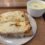 三角屋根 パンとコーヒー - 