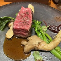 イル ギオットーネ ディ ピュー - 和牛のロースト　黒にんにくじゃがいも　洋きのこ