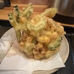 手打ちうどん ヤマエ - ゴーヤとトウモロコシのかき揚げ