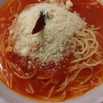 はらっぱ - 赤唐辛子とにんにくのトマトソース