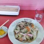 まるみラーメン - あんかけ焼きそば600円