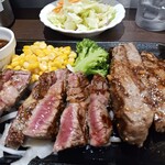 いきなりステーキ - 赤身ステーキは激レアで自分で焼くスタイル♪