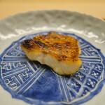 道人 - のどぐろの炭火焼き。ノドグロは脂がきちんと乗って、しかも乗り過ぎてべちゃつくこと一切なく、最高の状態。付け合わせは何もなく、自信のあらわれか。