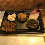 麹町いづみや しろ - [おつまみ：5品]・りゅうきゅう・松前漬け・すぎ・鱧
      ・もずく酢