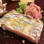 GONZA - 小肌のテリーヌ（+400円）ミルフィーユみたいに多層になってるこんなテリーヌ初めて、衝撃的に美味かった。