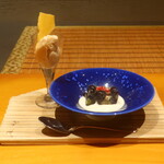 日本料理 幸庵 - マロンアイス クッキー添え、胡麻杏仁豆腐 ブルーベリー仕立て