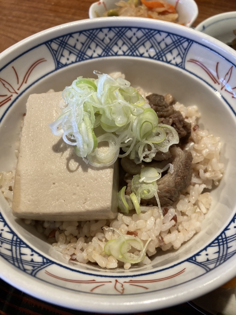 ちいやん 牛煮炊きとおばんざいちいやん【肥後橋/和食/居酒屋