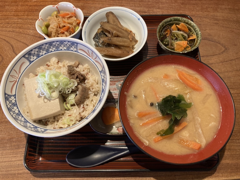 写真 6ページ目 : 牛煮炊きとおばんざい ちいやん - 肥後橋