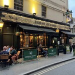 Friend At Hand - 店構え