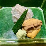 霞町 やまがみ - 造り 淡路の甘手かれい 萩の赤雲丹