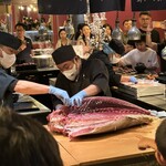 クラブメッド 北海道トマム - マグロの解体ショー