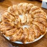 餃子酒家 照井 - 円盤餃子