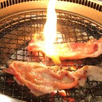 炭火焼肉 久 - 炭火焼肉 久　焼く！