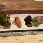 ガンボ＆オイスターバー - 前菜4種。コレがまた地味にウマい。