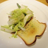 アニエルドール - 前菜　蛍烏賊と温玉とアスパラ、ブリオッシュとベーコンのピュレ