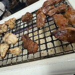大昌園 - 左:塩ホルモン  右:しんぞう