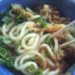 うどんYA - 大盛りのもう一杯、別のどんぶりで出してくださいました、ちょっと食べちゃった。