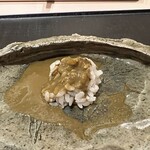 くろ﨑 - アワビの肝ソースにシャリ玉