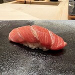 くろ﨑 - 大トロ(宮城 塩釜産)【握り】