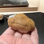 くろ﨑 - 赤ウニ(小倉 藍島産)【握り】