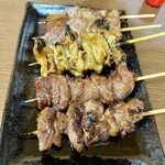 もつ焼 大喜 - タレで串焼き5本盛り¥650