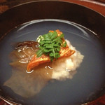 松川 - 帆立のしんじょうのお椀。吸い口も上品な出汁が素晴らしい逸品。