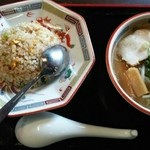 国分寺うまか飯店 - ミニラーメンとミニチャーハン