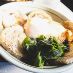 ヨコクラうどん - 鶏チャー 叉焼増し&温玉トッピング