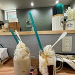 カフェ カーフ ハッチ ヨーヨ - 