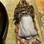 軽井沢くろいわ 無二 - 手作りのおしぼりカゴ