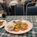 ร้านชาวเล ริมคลองผีหลอก อัมพวา - 