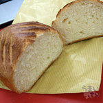 ベーカリー 南 - 「ミルクパン」　２４０円