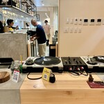 CHATONS - 会計カウンター脇にあるオーディオ機器